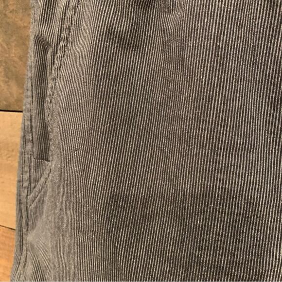 Athleta Women's Marin 5" Board Shorts in Grey Stripe - Picture 4 of 8